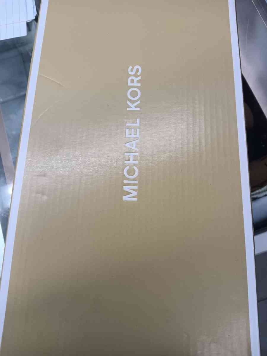 mk slides sizes 9 and 10