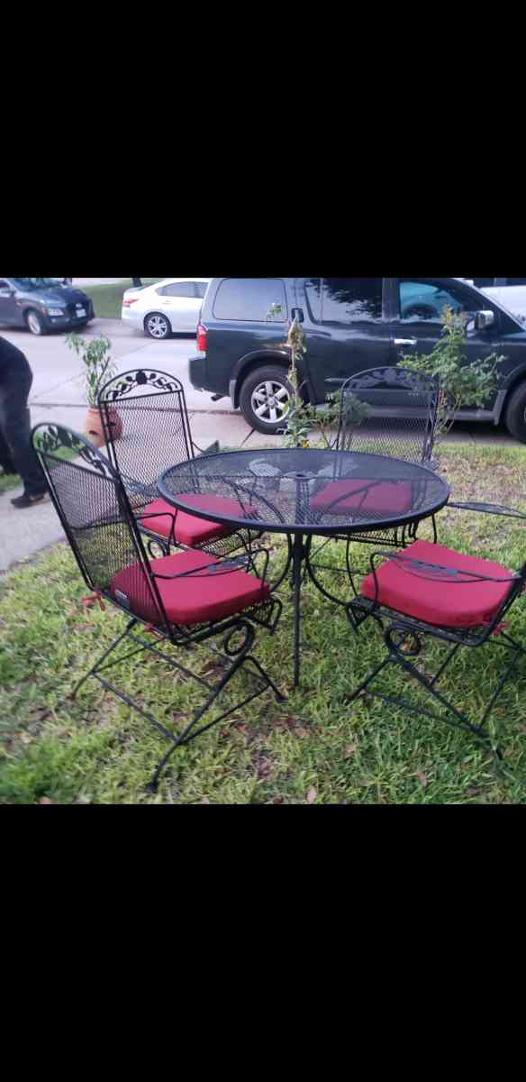 Mesa de patio de fierro con sillas umbrella Cojines Todo New