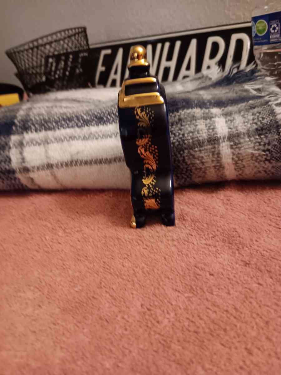 porcelain imperial limoges 22k gold and blue mantle clock