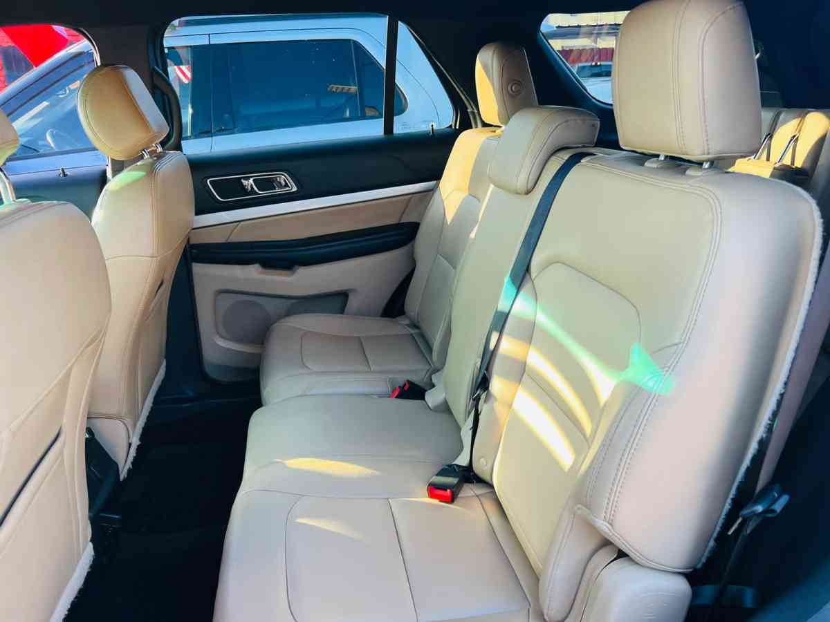 2016 FORD EXPLORER XLT 132k millas