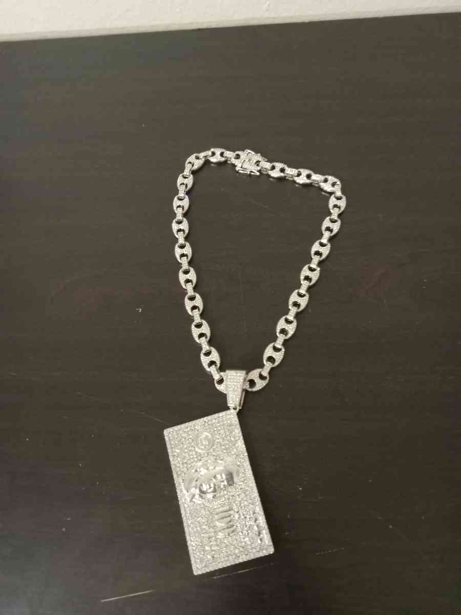 Shiny Banknote Pendant with 13mm Pig Nose Necklace Rhineston