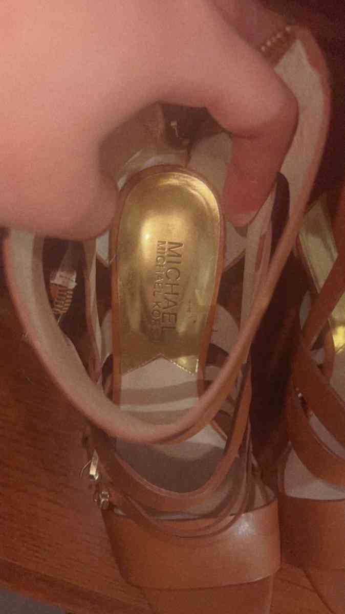 Stunning MK Highheels