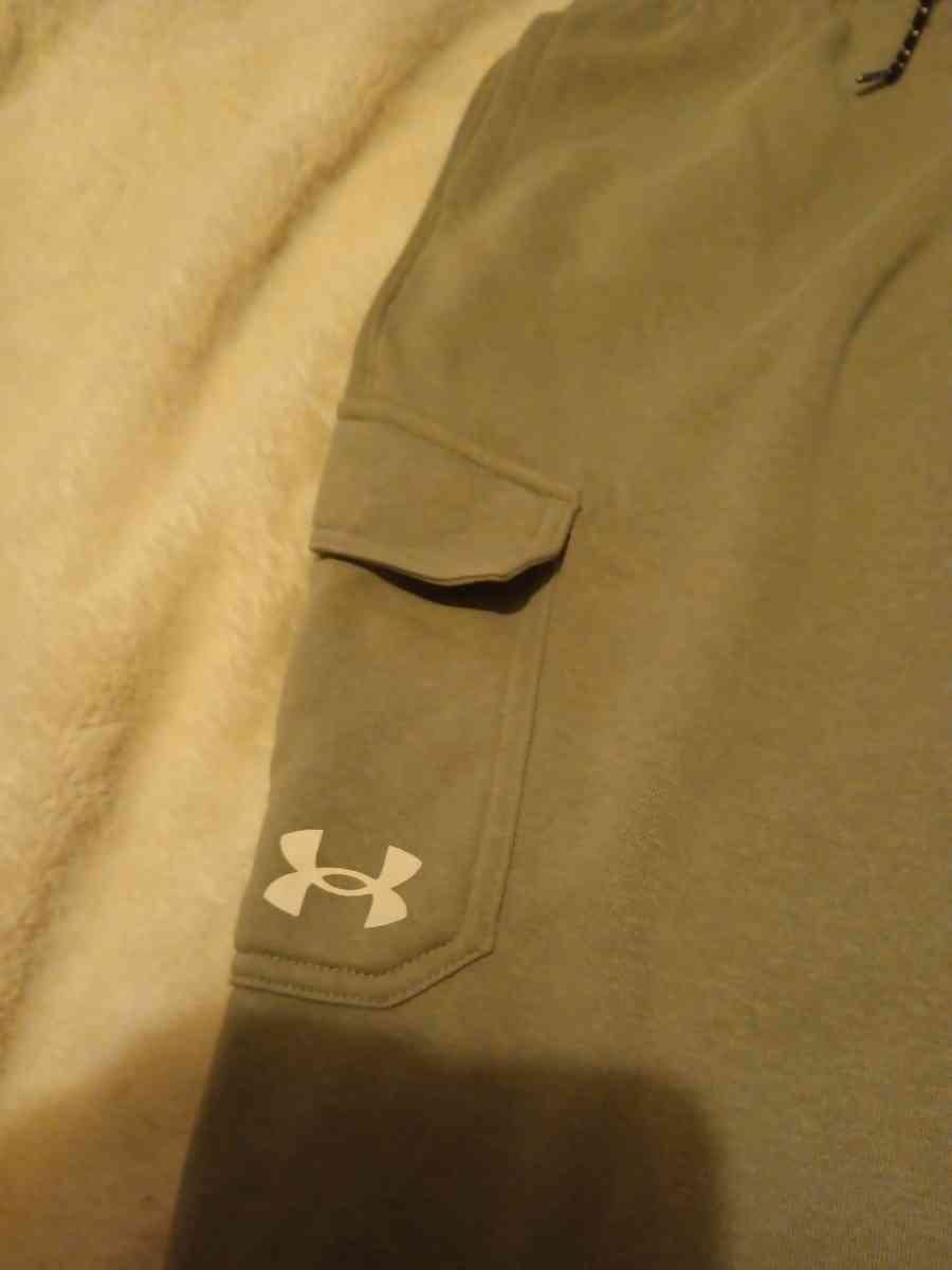 under armor Jr sweatpants for young men