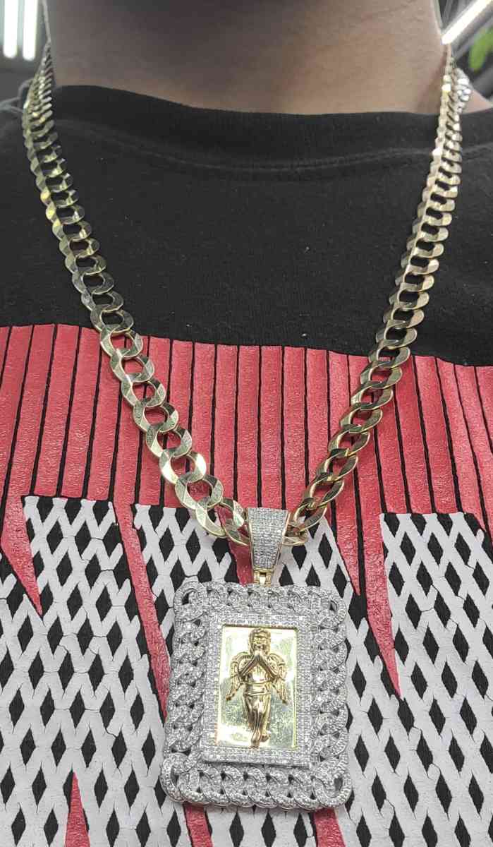 14K Gold Chain Miami Cudan W Stones 282 Grams 18