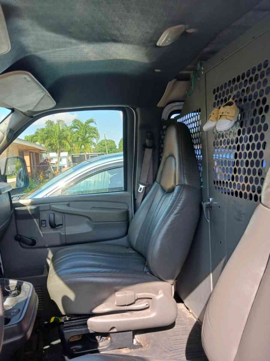 2006 Chevy Express van