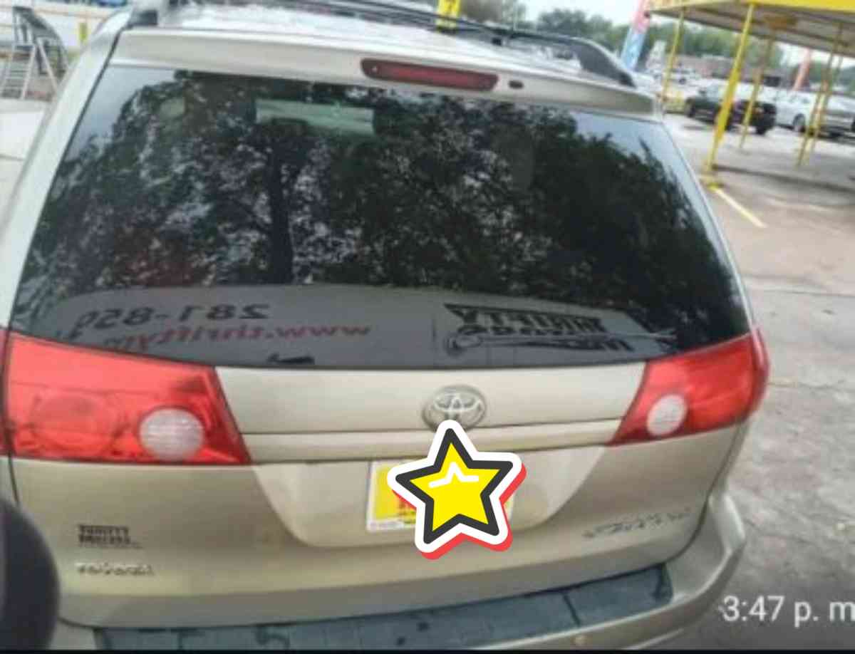 2010 Toyota Sienna CE FWD 7 Passenger 100 k millas