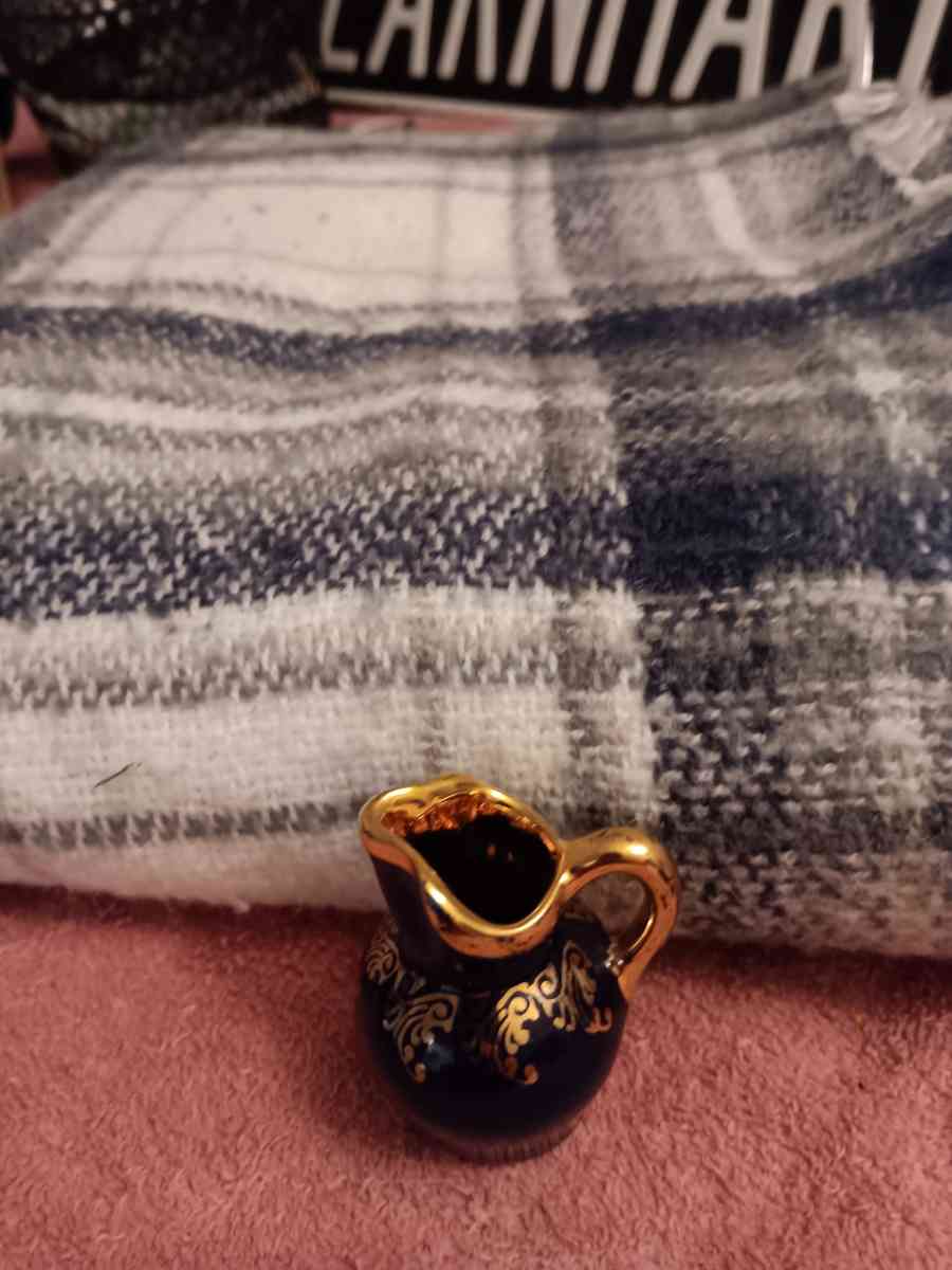 porcelain imperial limoges 22k gold and blue plated vase