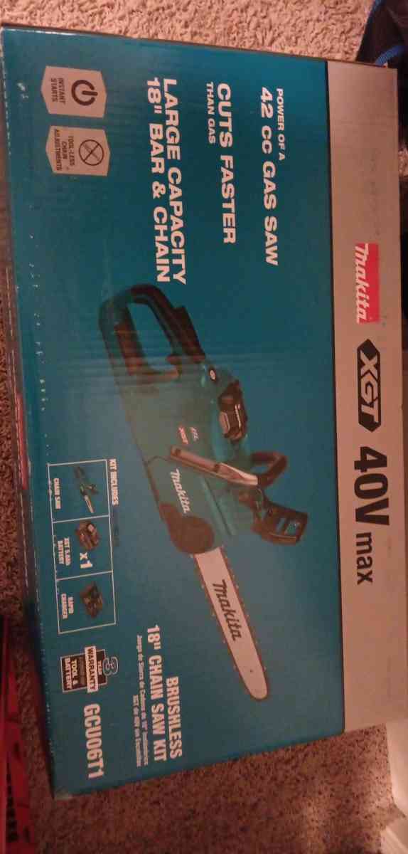 Makita 40v max XGT chainsaw brand new