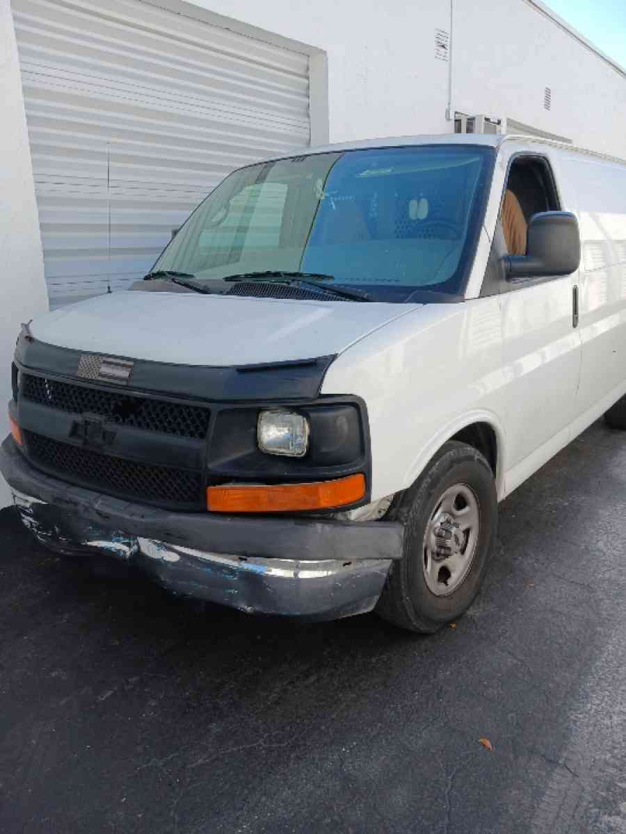 2006 Chevy Express van