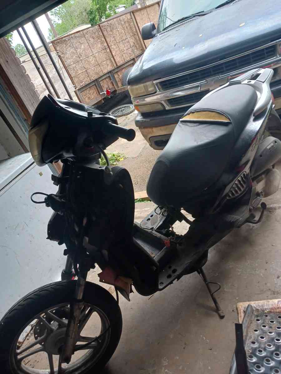 Im selling my moped runs fine