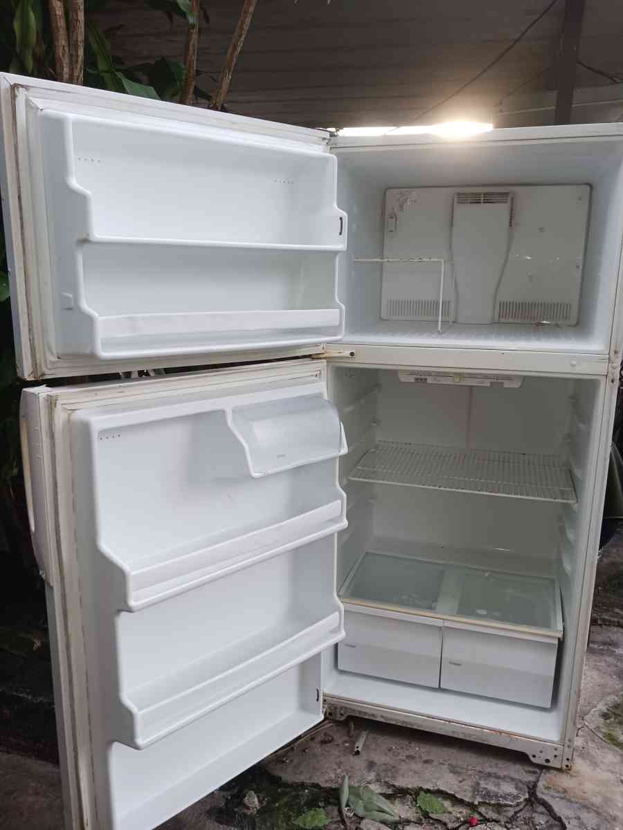 Whirlpool refrigerator 30in