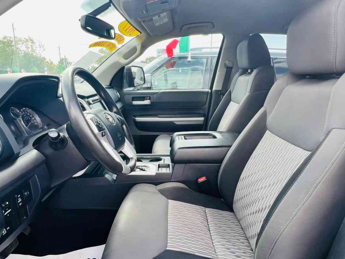 2017 Toyota Tundra 131k millas