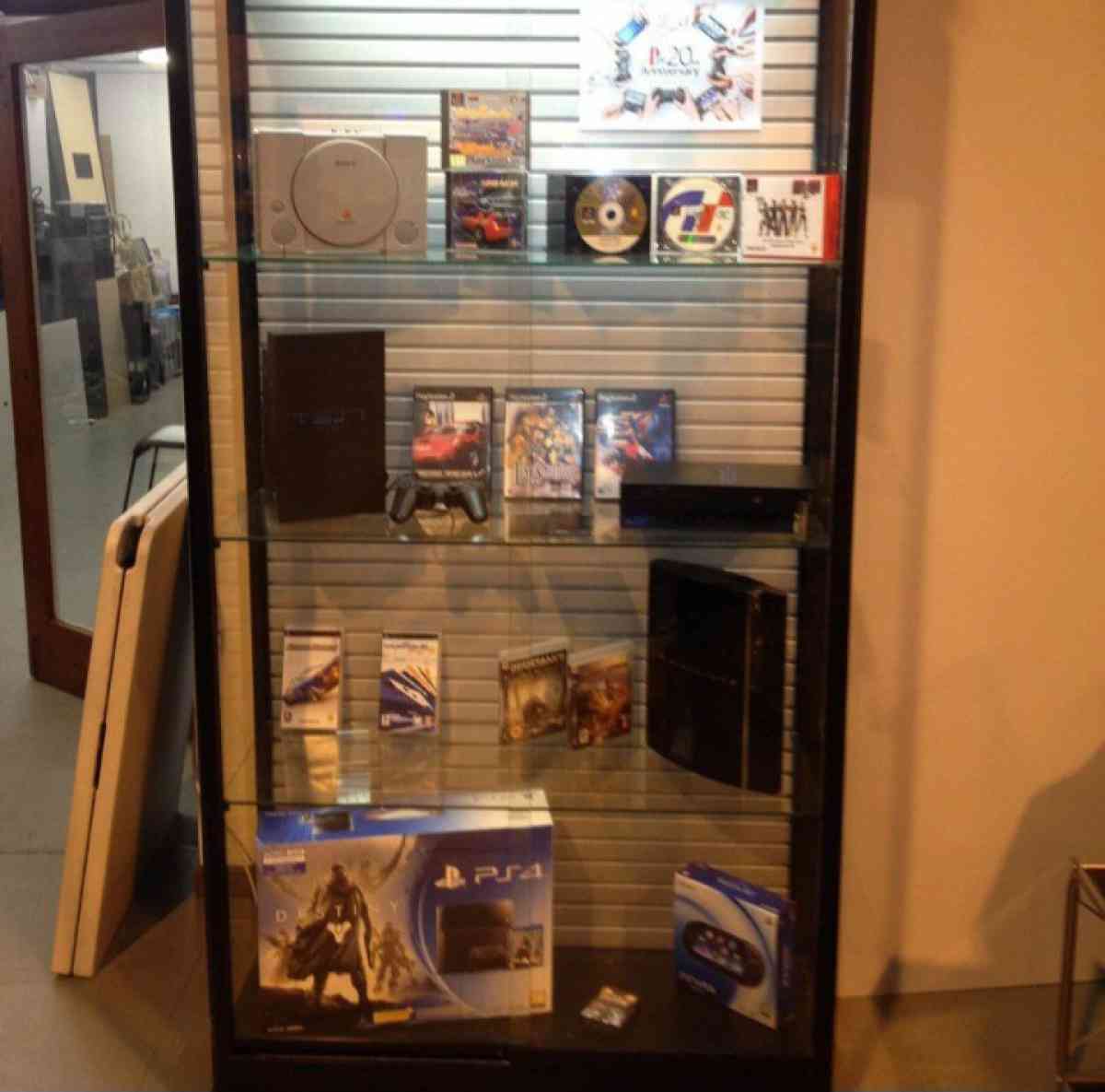 Playstation showcase with games