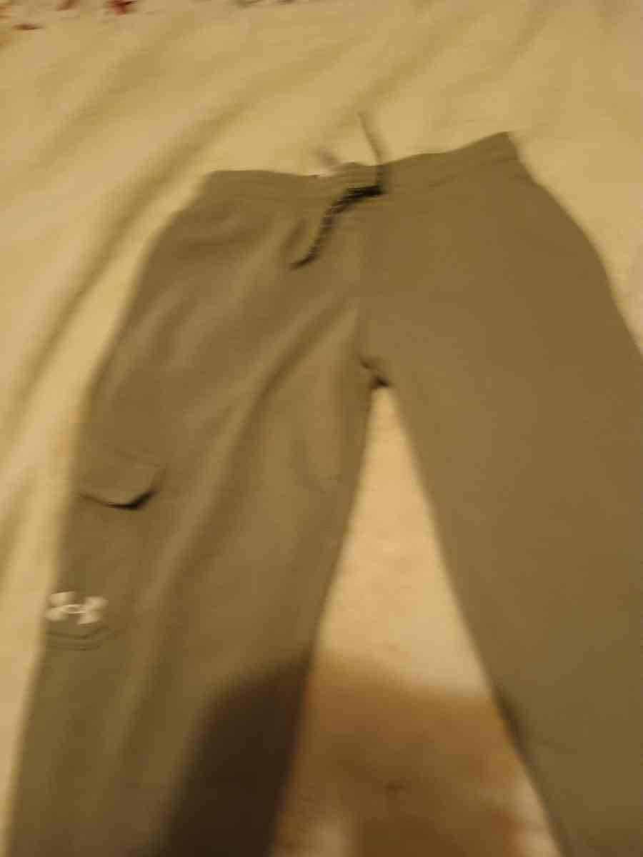 under armor Jr sweatpants for young men