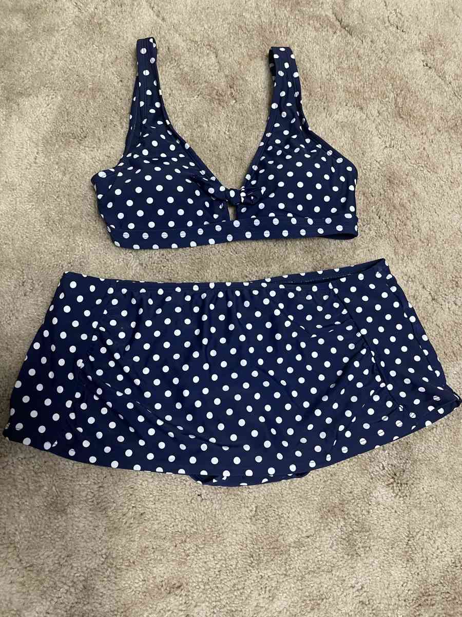 bathing suit size M