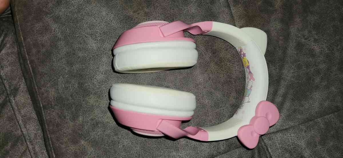 Hello Kitty Headphones