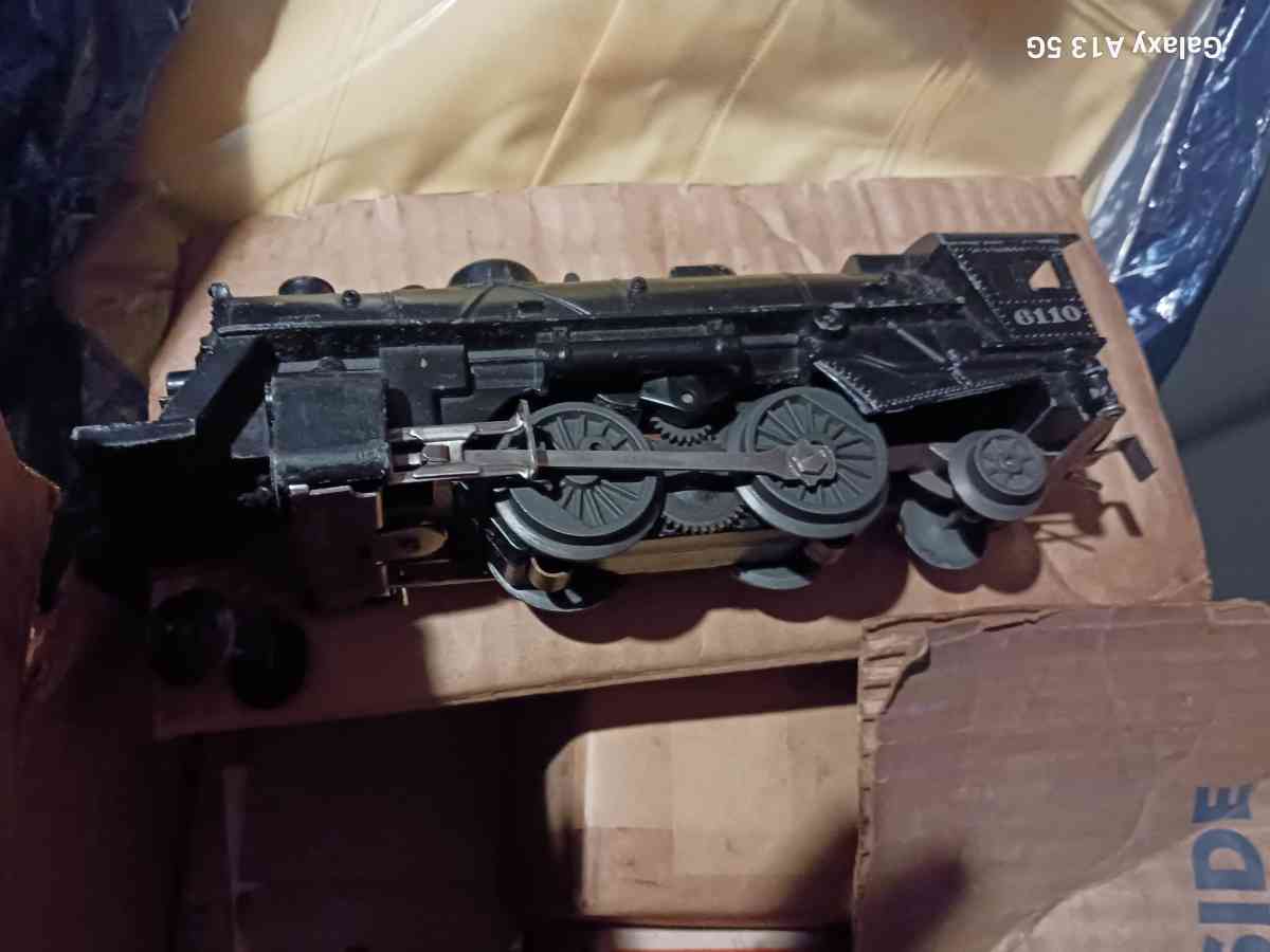 Lionel train cars and engine