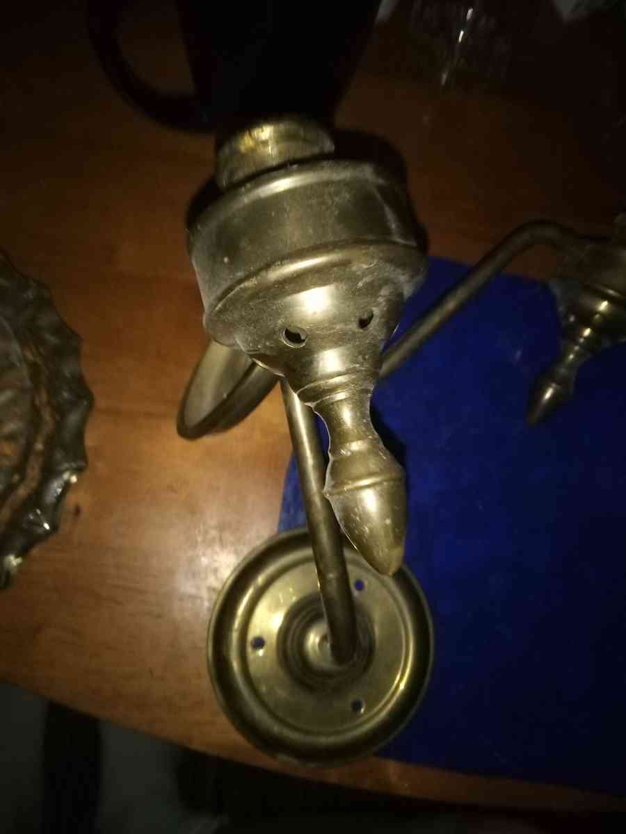 2 Brass wall sconces