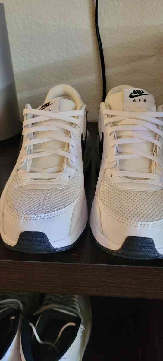 womens Nike Air Max size 8