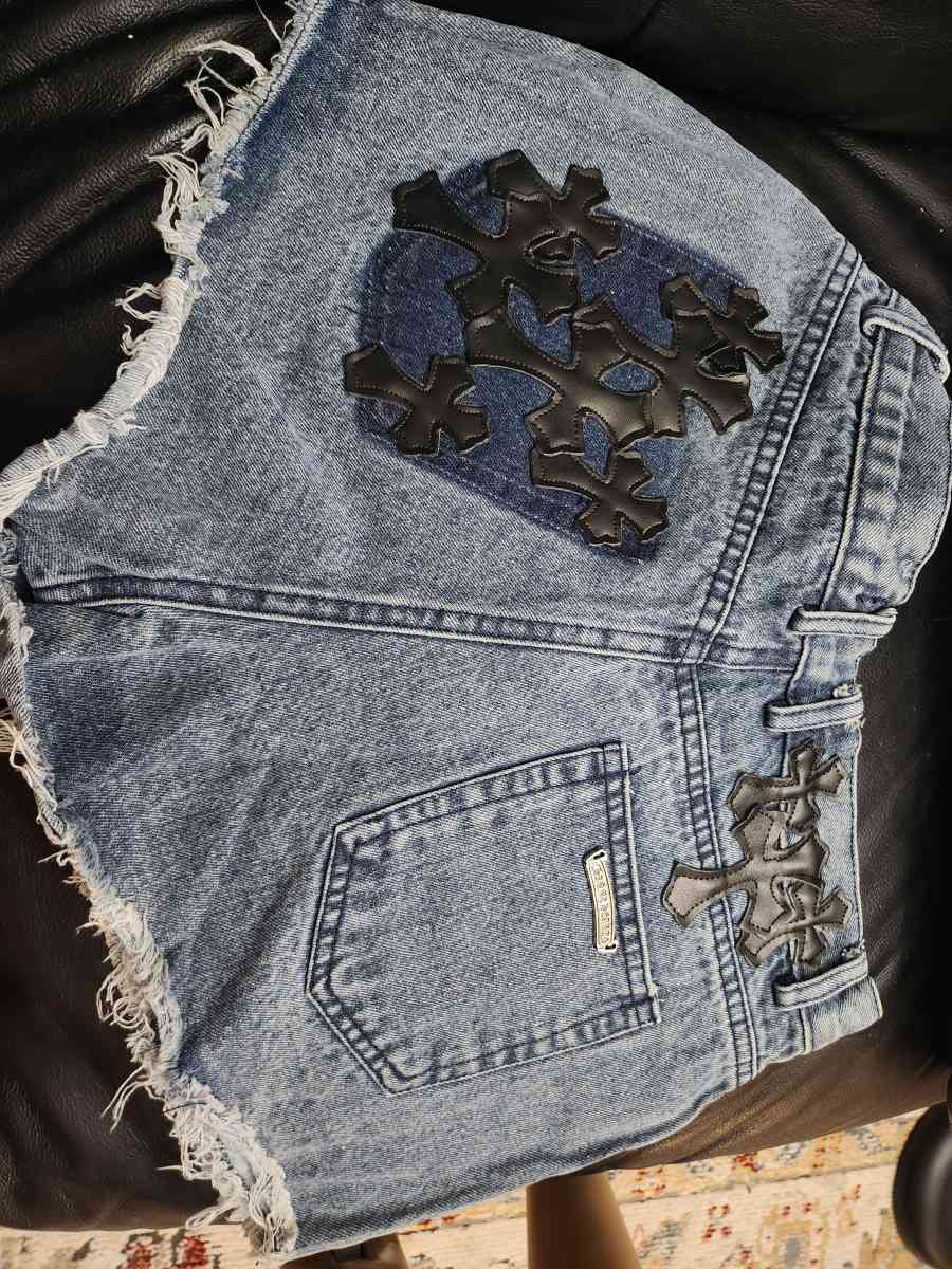 Chrome shorts medium