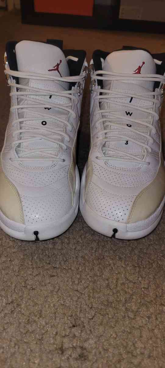 jordands 12s rising sun  used excellent condition