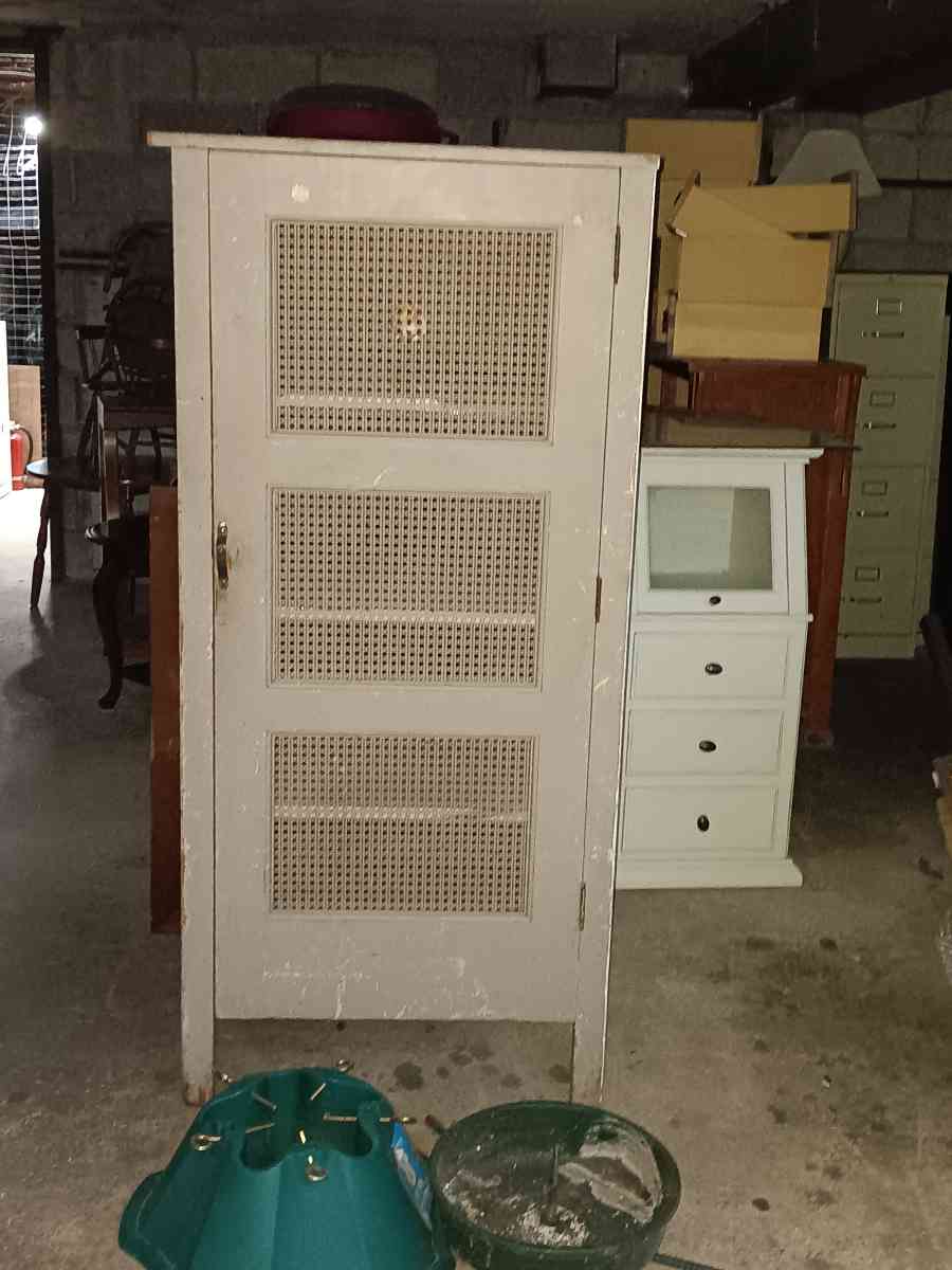 yardsale fri 1027 sat1028 and sun1029  misc everything