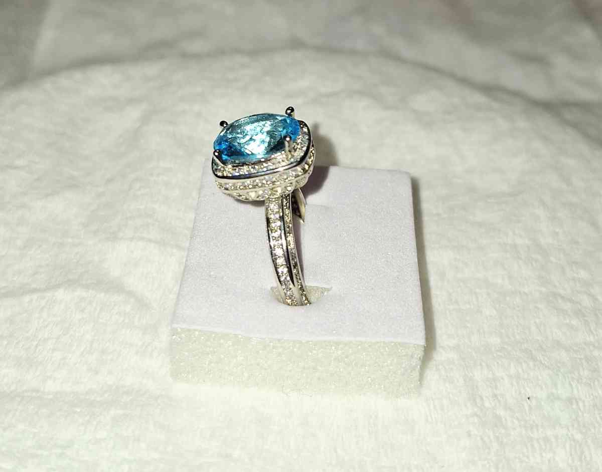blue Topaz ring size 6 new