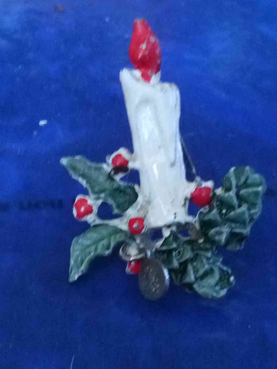 Vintage Christmas Pin