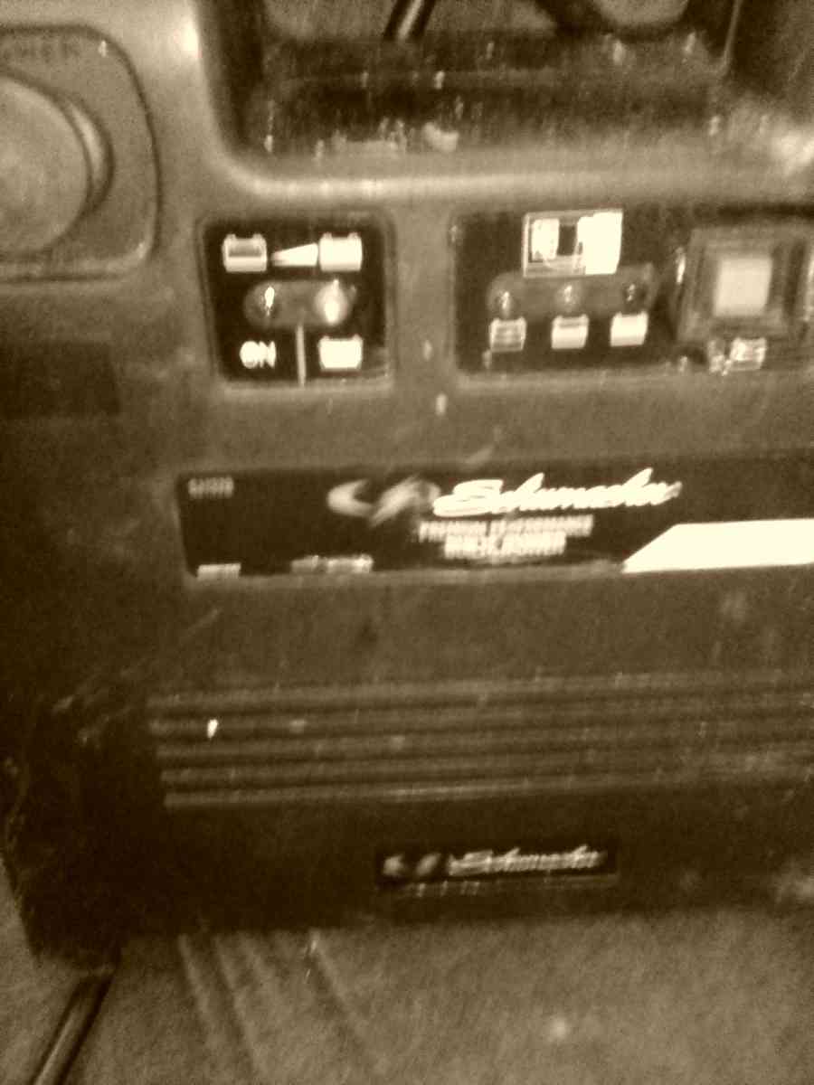 Schumacher 1100 jump starter box