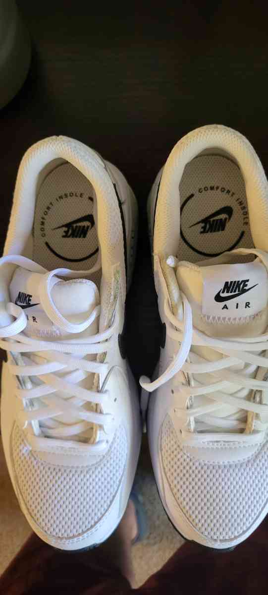 womens Nike Air Max size 8
