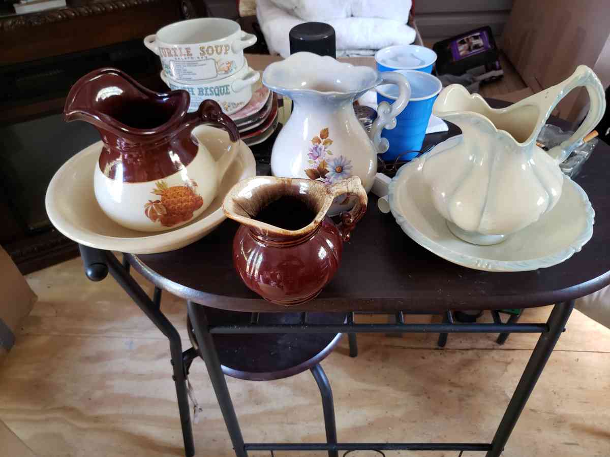 novelty collectors water pitchers and bowls