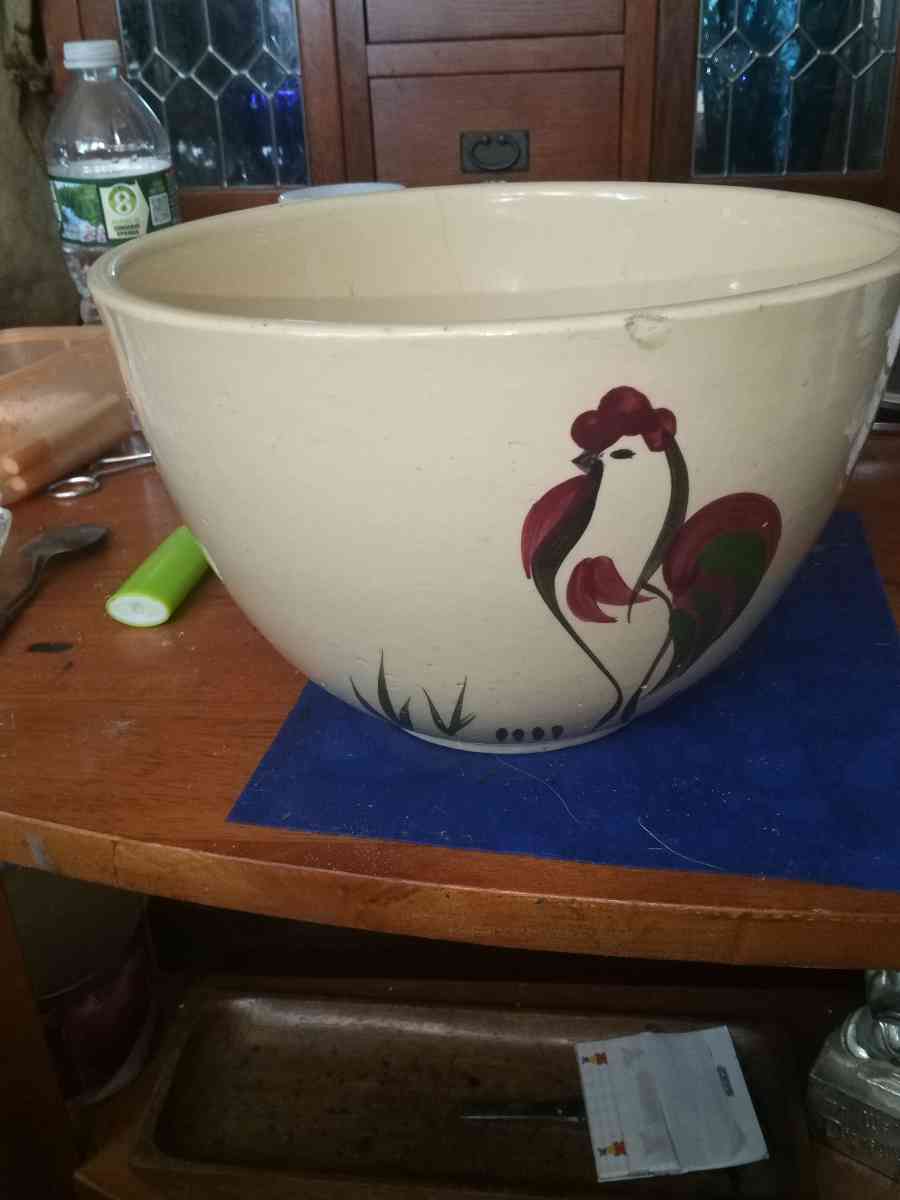 Watt Pottery Rooster Large mixing bowl