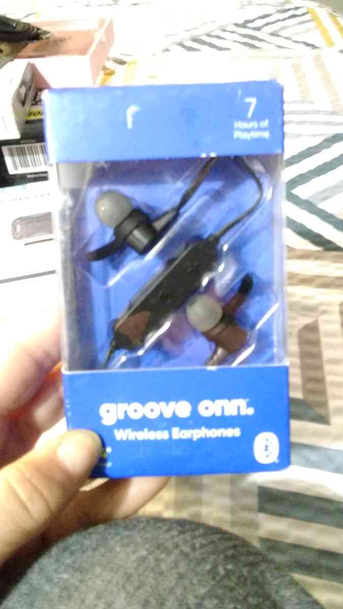 4 sets of head phones