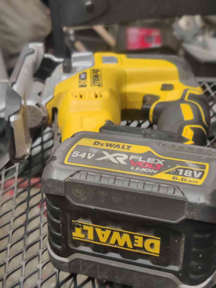 DeWalt V20 cordless jigsaw