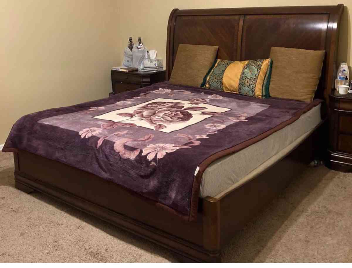 King size bed