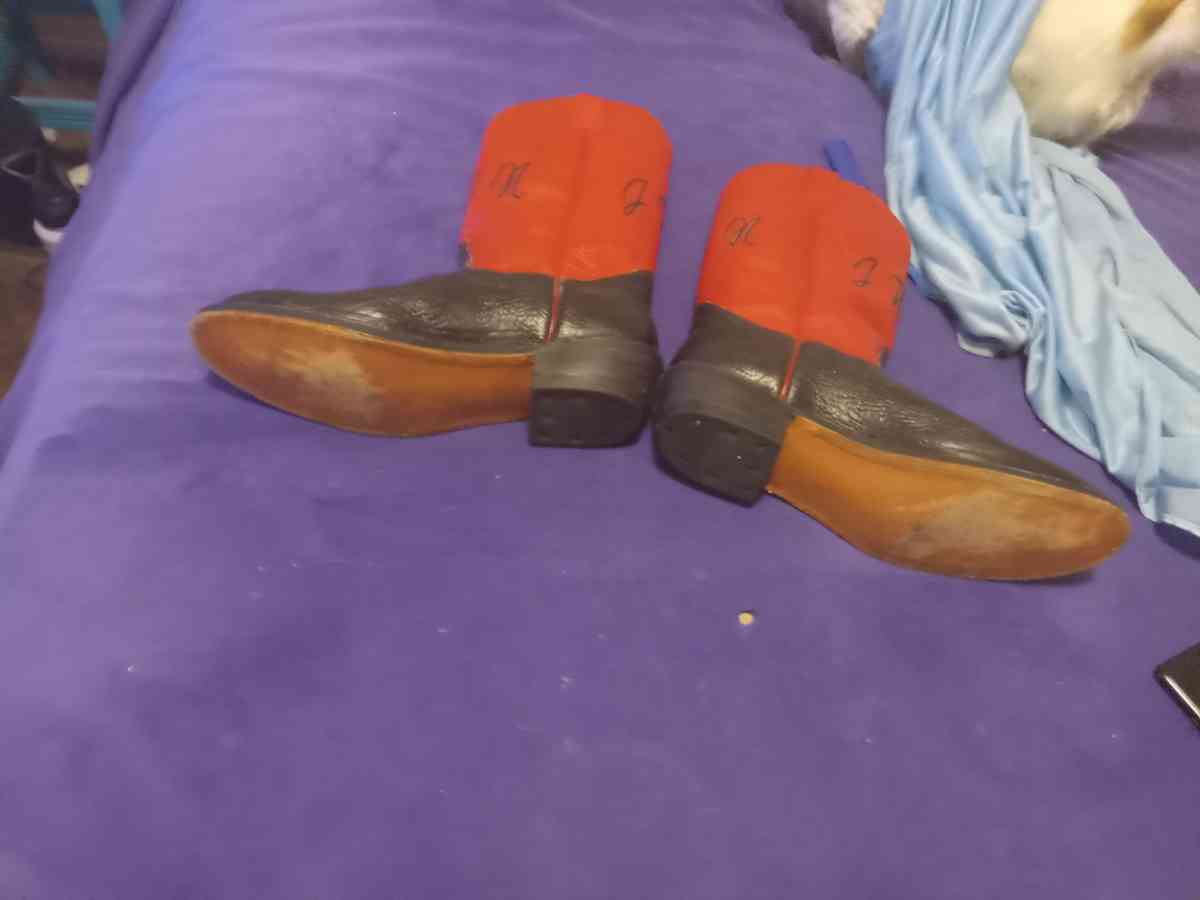 Custom made black and red mens size 11 bull hide