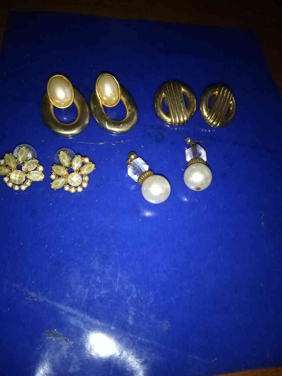 4 pairs Vintage pierced earrings