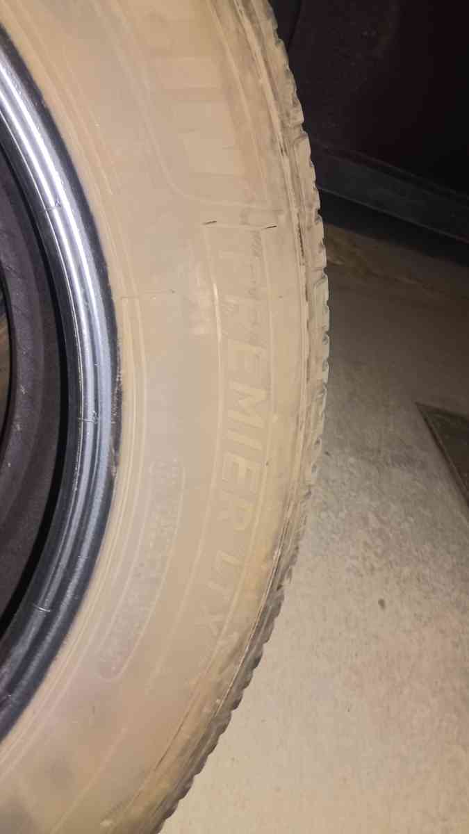 Michelin Premier LTX 2356018 tires 1 pair