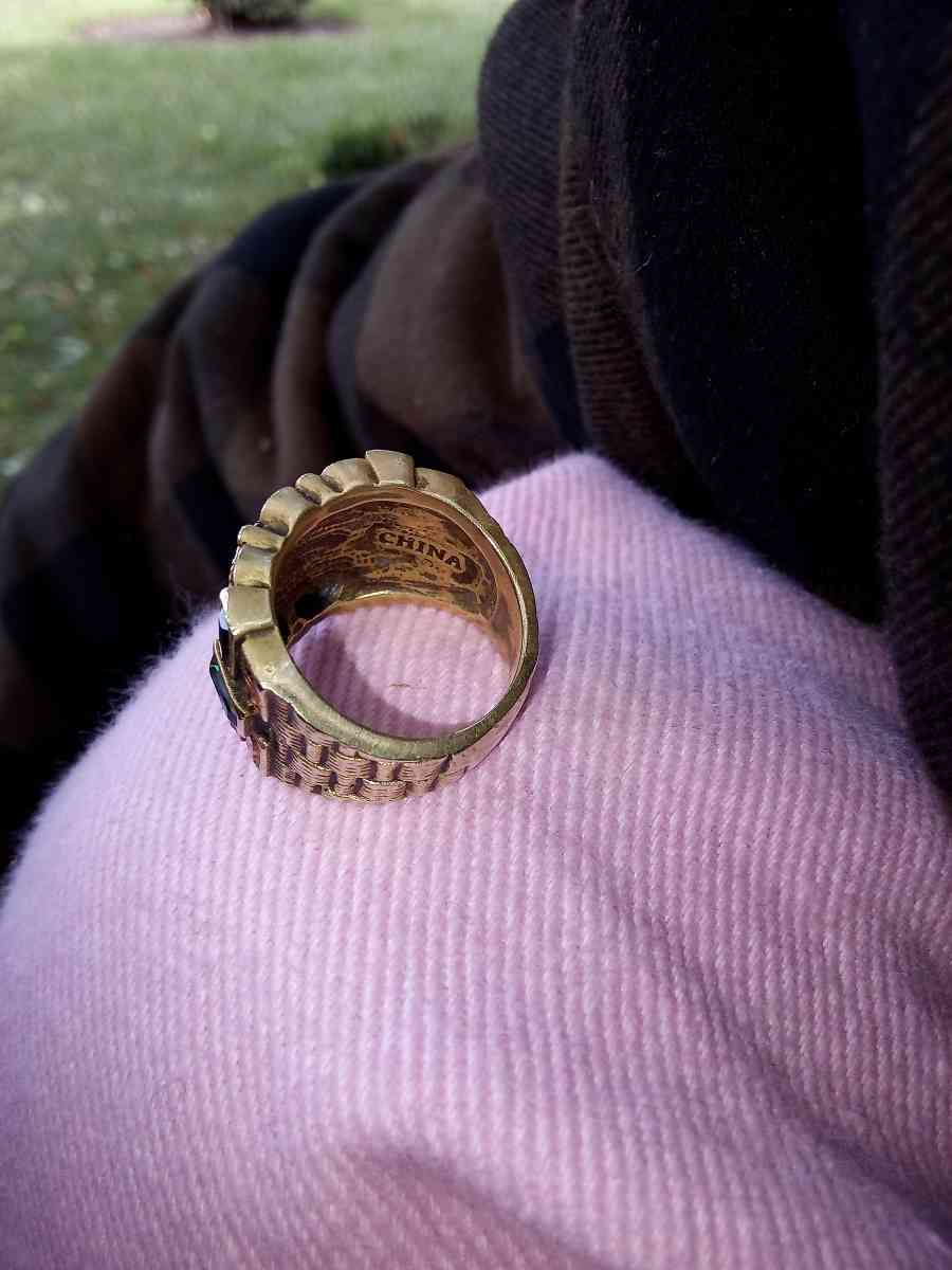 Heidi Daus vintage ring