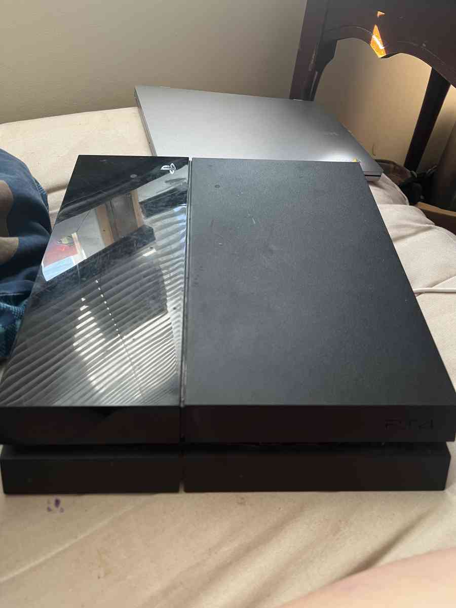 Black Playstation 4