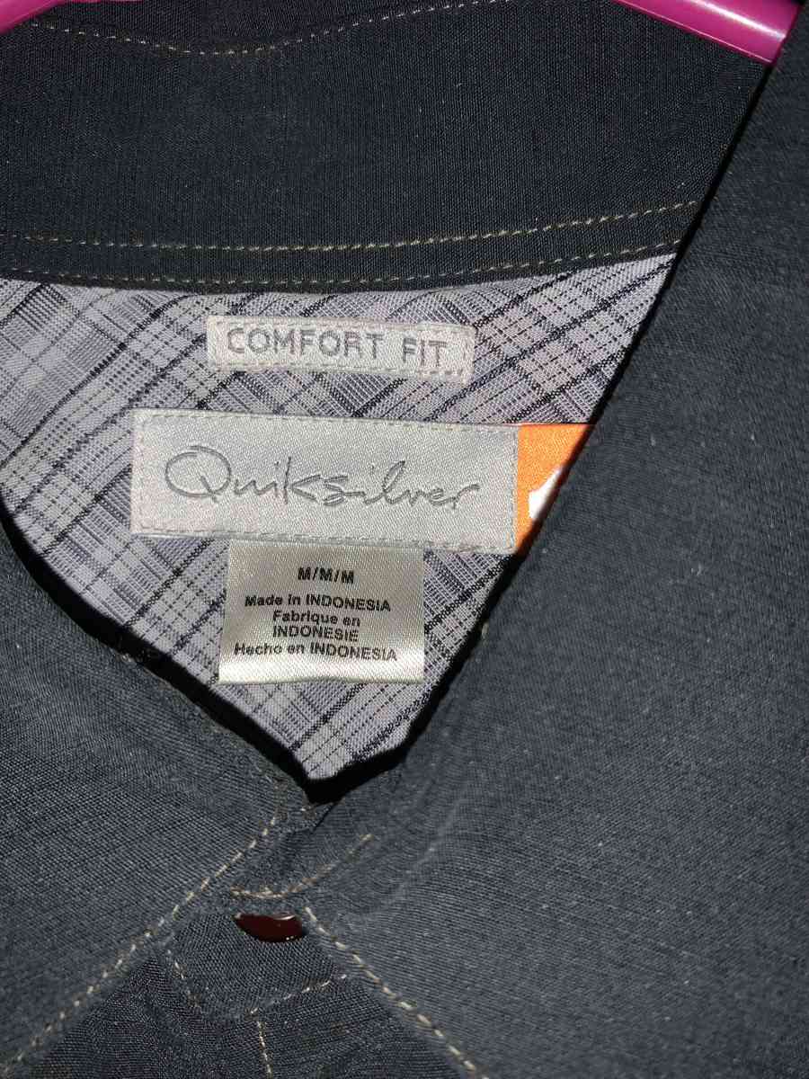 Comfort  Fit Quicksliver Medium Button Up