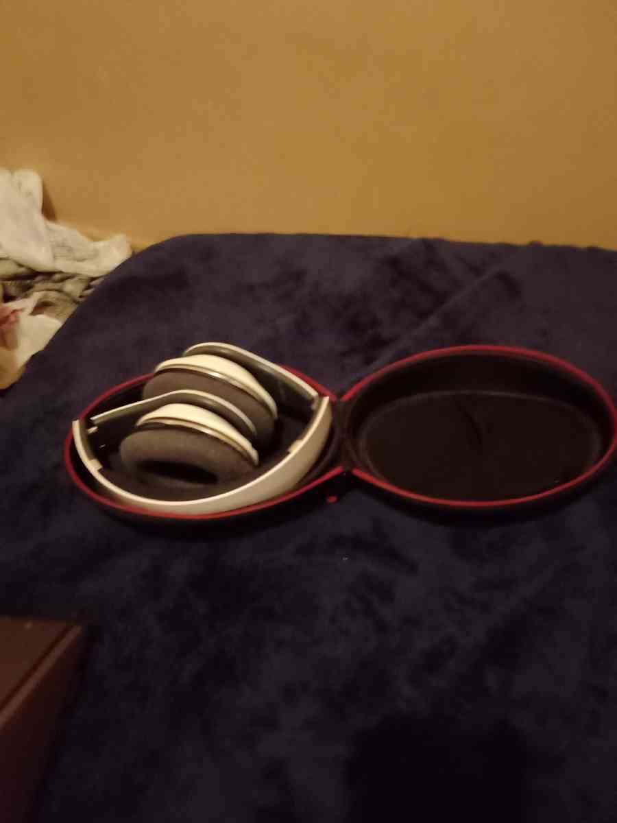 beats by Dr Dre studio Ekocycle high definition isolation he