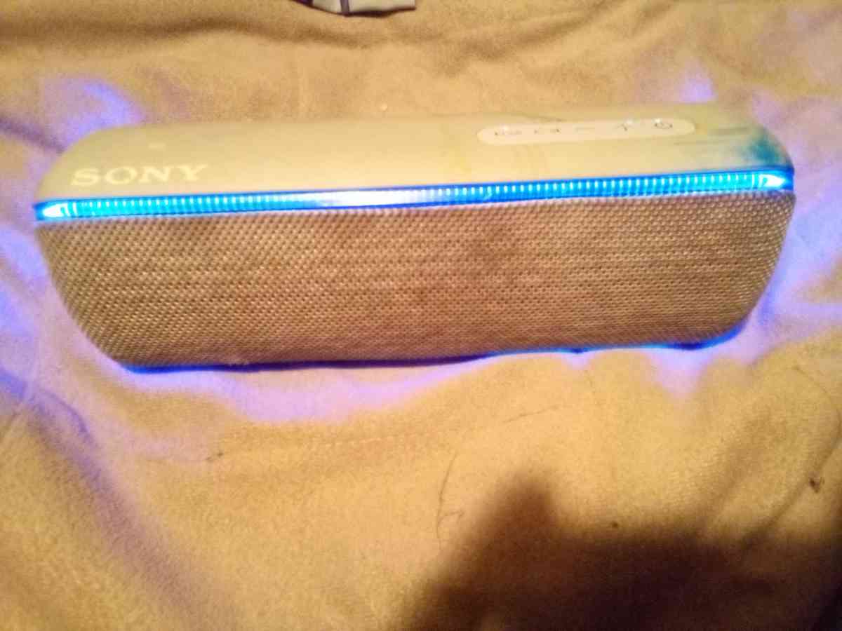 Sony wireless speaker model number SRSXB32