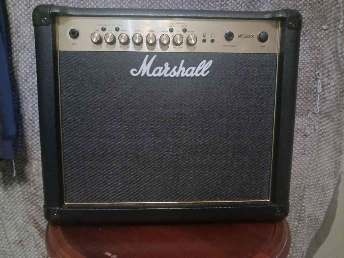 Xbox One S Ps4 four controllers all games Marshall Amp