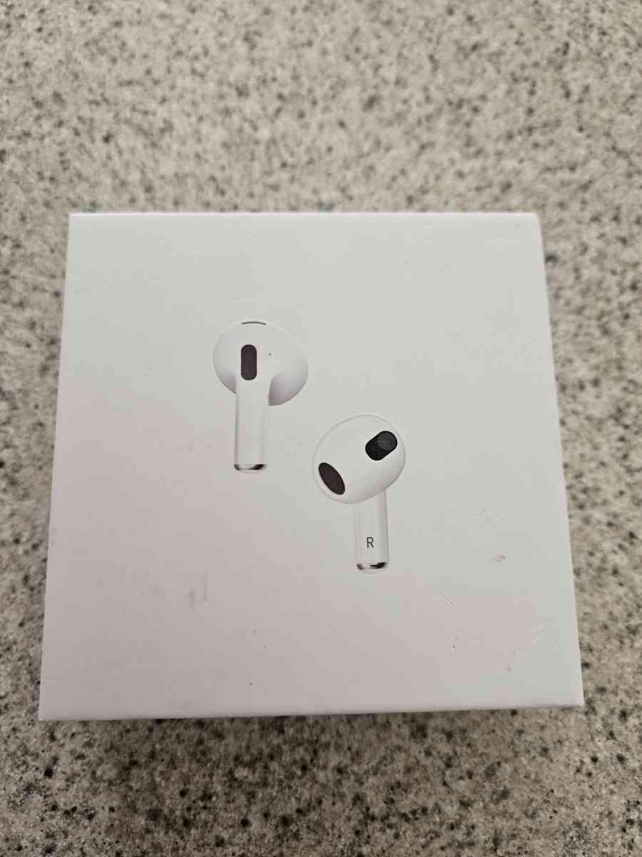 Apple Airpods 3rd Gen W Protective Case