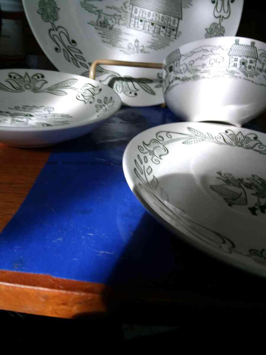 Buck County Service for 6 with extras