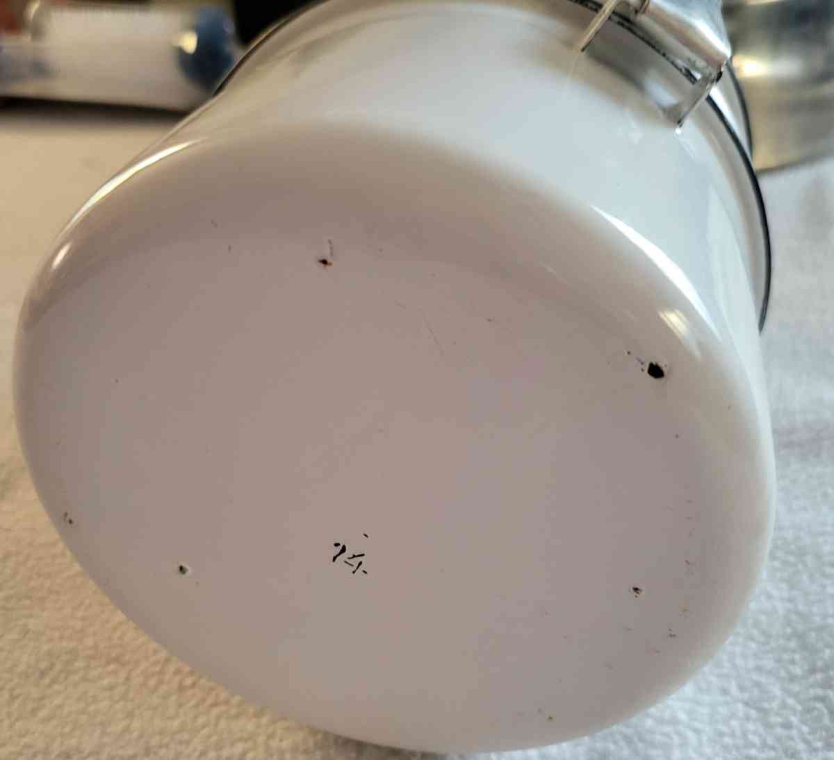 Retro 3 Tiered Enamalware Lunch Carrier