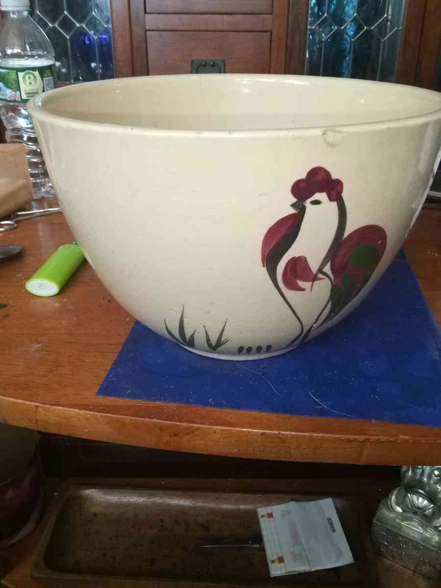 Watt Pottery Rooster Large mixing bowl