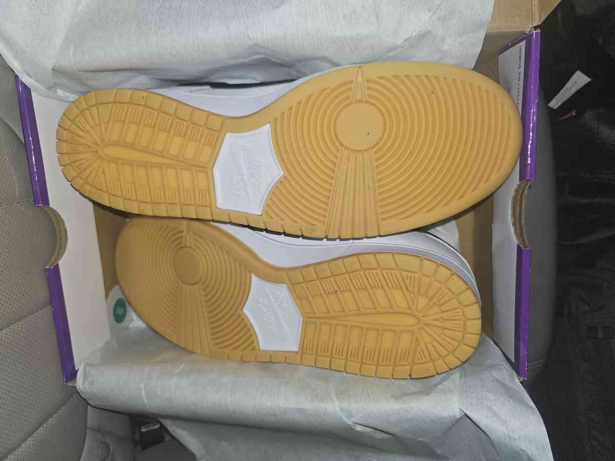 Nike SB Dunk Low Pro size 12