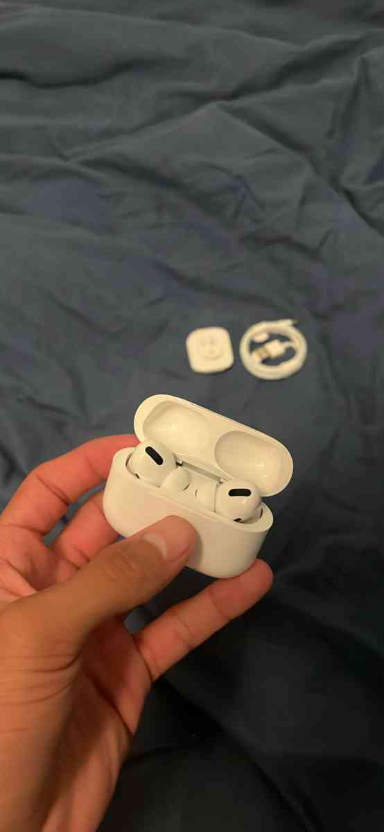 AirPods